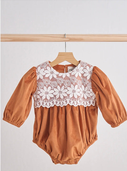 Carmel Velvet Lace Bubble